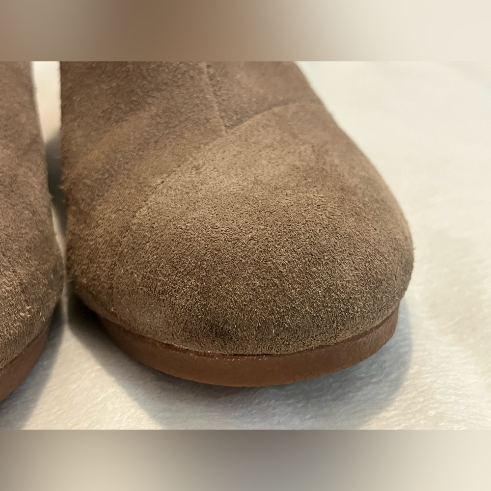 Toms Taupe Suede Boots Ankle Booties Women’s Shoes Size 7.5 - Picture 15 of 16